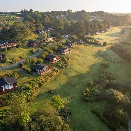Timber Hill Self Catering Cedar Lodges Broad Haven Exterior photo