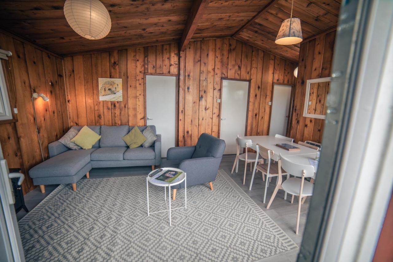 Timber Hill Self Catering Cedar Lodges Broad Haven Exterior photo