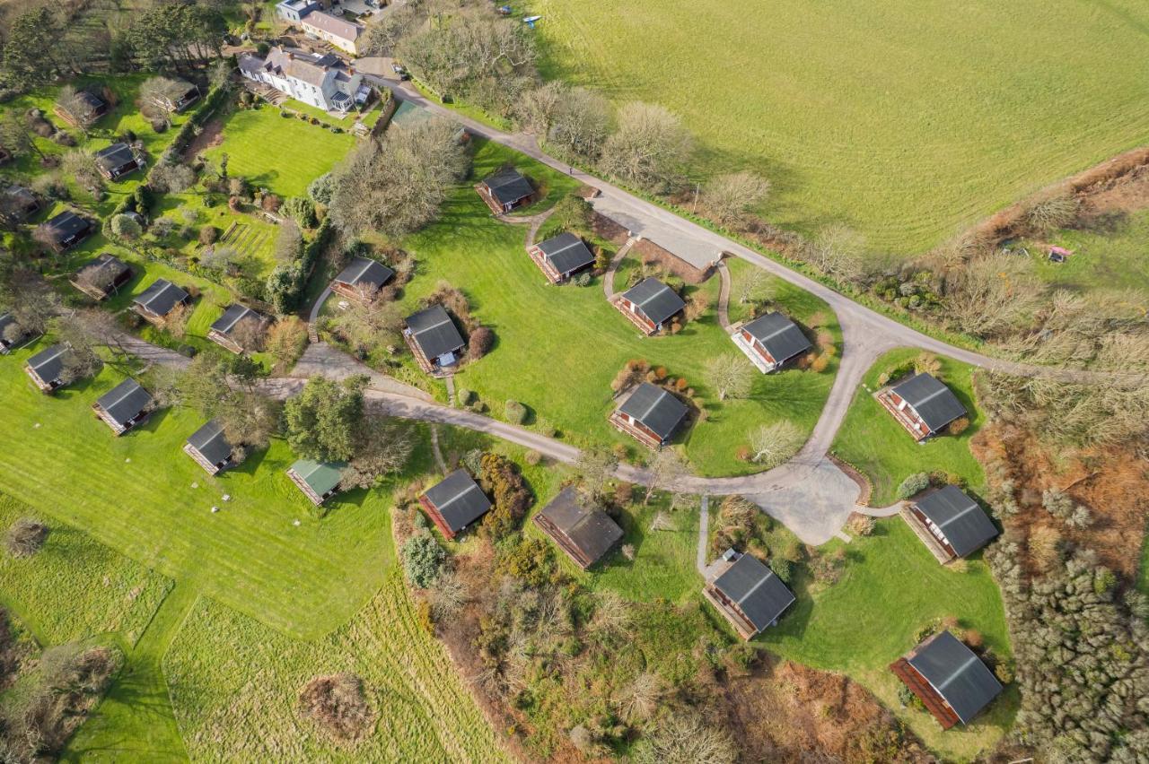 Timber Hill Self Catering Cedar Lodges Broad Haven Exterior photo