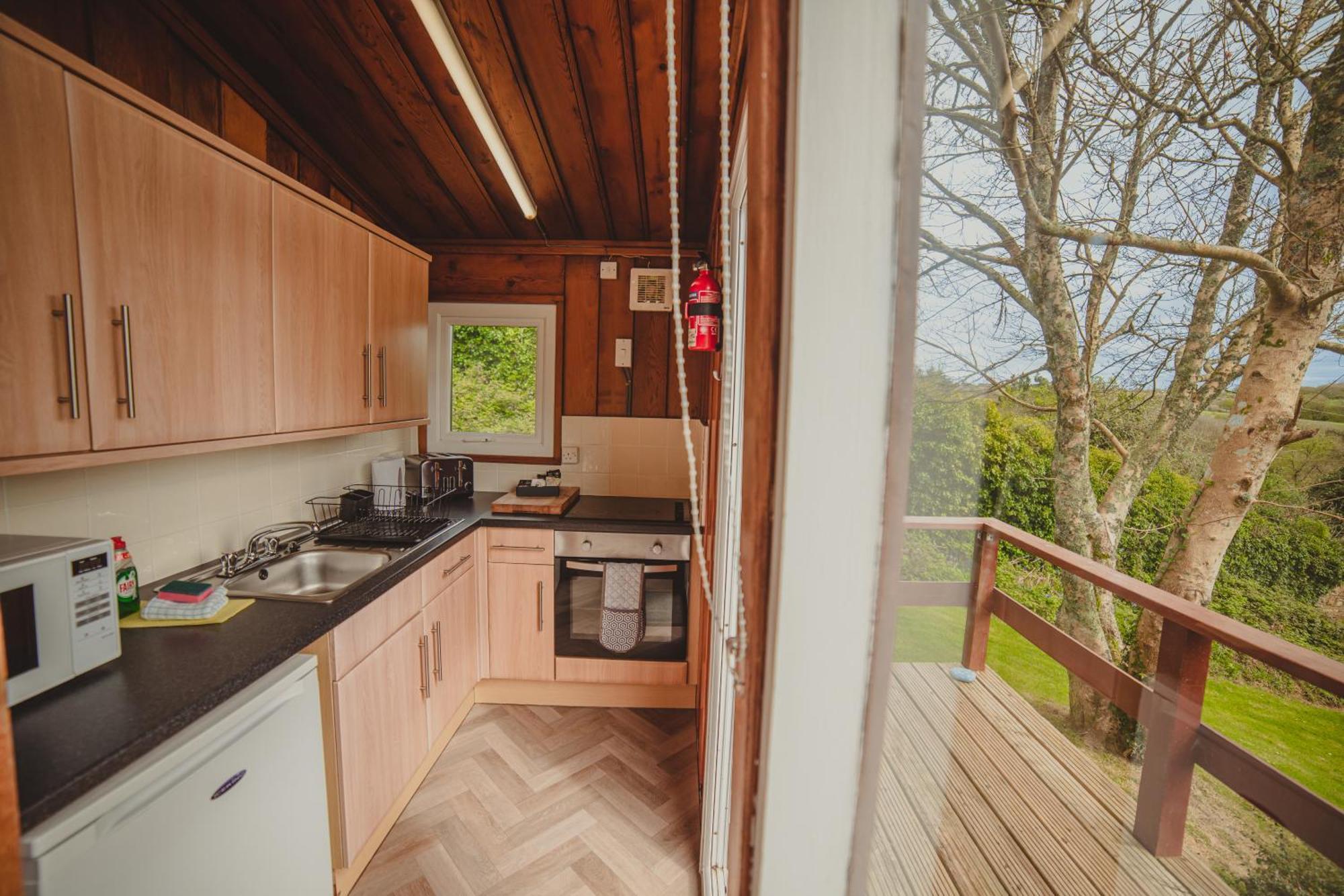 Timber Hill Self Catering Cedar Lodges Broad Haven Exterior photo