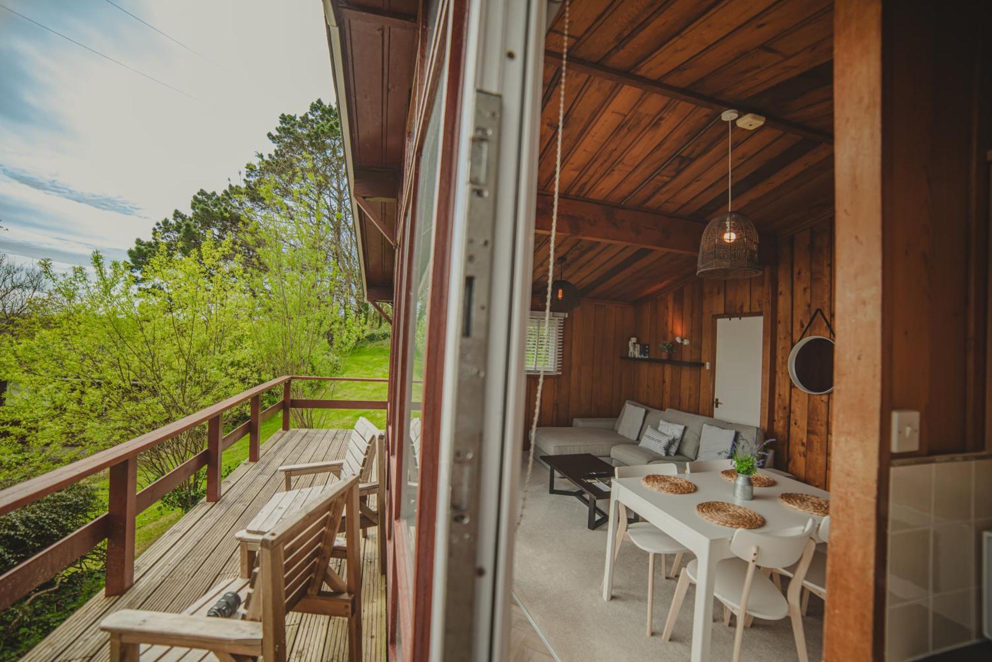 Timber Hill Self Catering Cedar Lodges Broad Haven Exterior photo